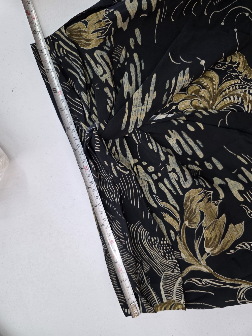 Massimo Dutti Silk  Black and Gold Abstract print Sarong style Midi Skirt - Picture 6 of 14